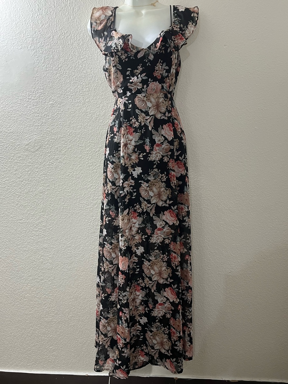 Chic love Black Floral Asymmetrical Maxi Dress